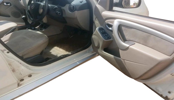 2013 Nissan Terrano XL D PLUS, Diesel, Manual, 1,11,294 km, interior