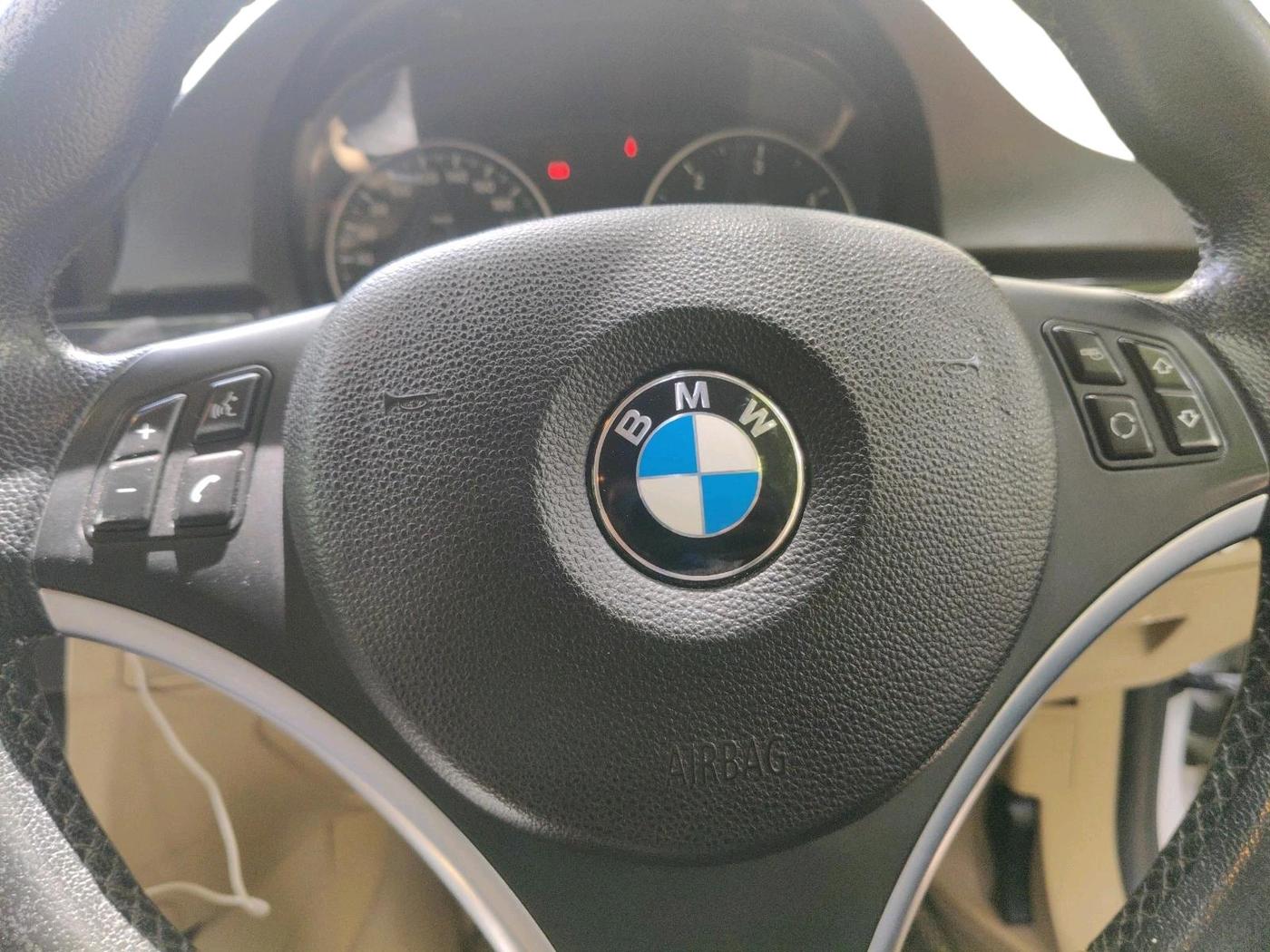 2011 BMW 3 Series 320d, Diesel, Automatic, 1,27,640 km, interior
