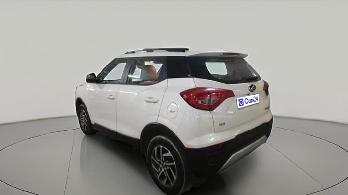 2022 Mahindra XUV300 W8 (O) 1.5 DIESEL, Diesel, Manual, 69,001 km, exterior