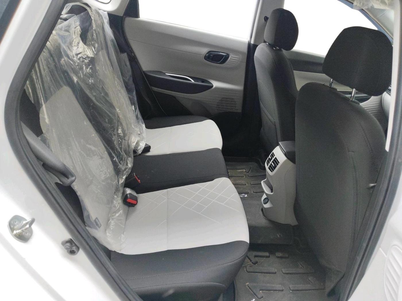 2024 Hyundai NEW I20 ASTA 1.2 MT, Petrol, Manual, 30,214 km, interior