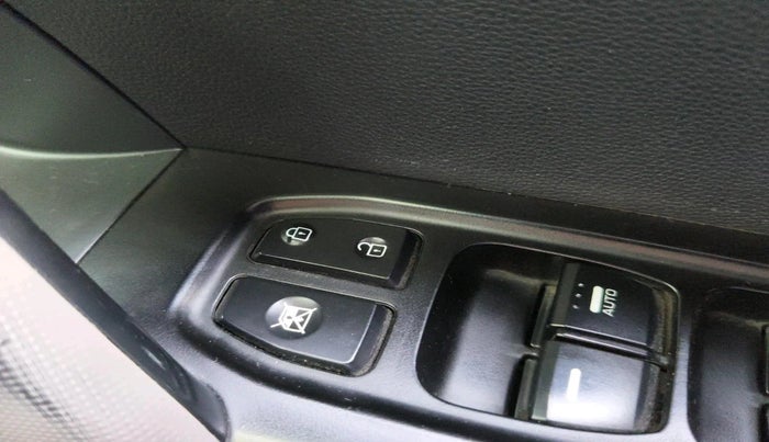 2016 Hyundai Creta SX PLUS AT 1.6 DIESEL, Diesel, Automatic, 1,00,605 km, interior