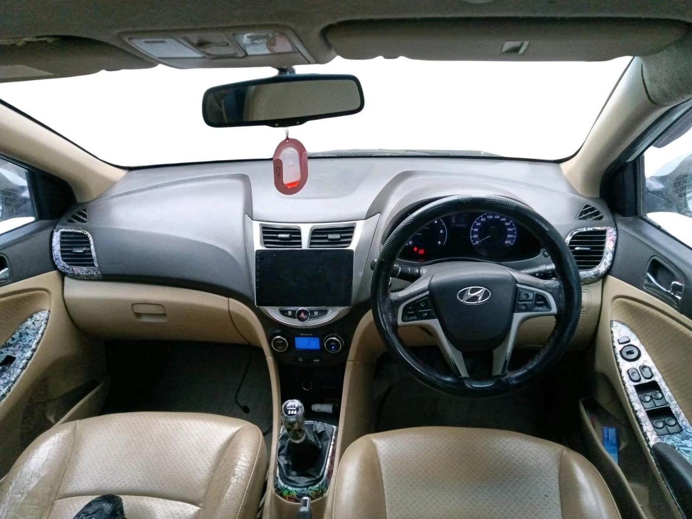 2012 Hyundai Verna FLUIDIC 1.6 CRDI SX OPT, Diesel, Manual, 1,15,953 km, interior