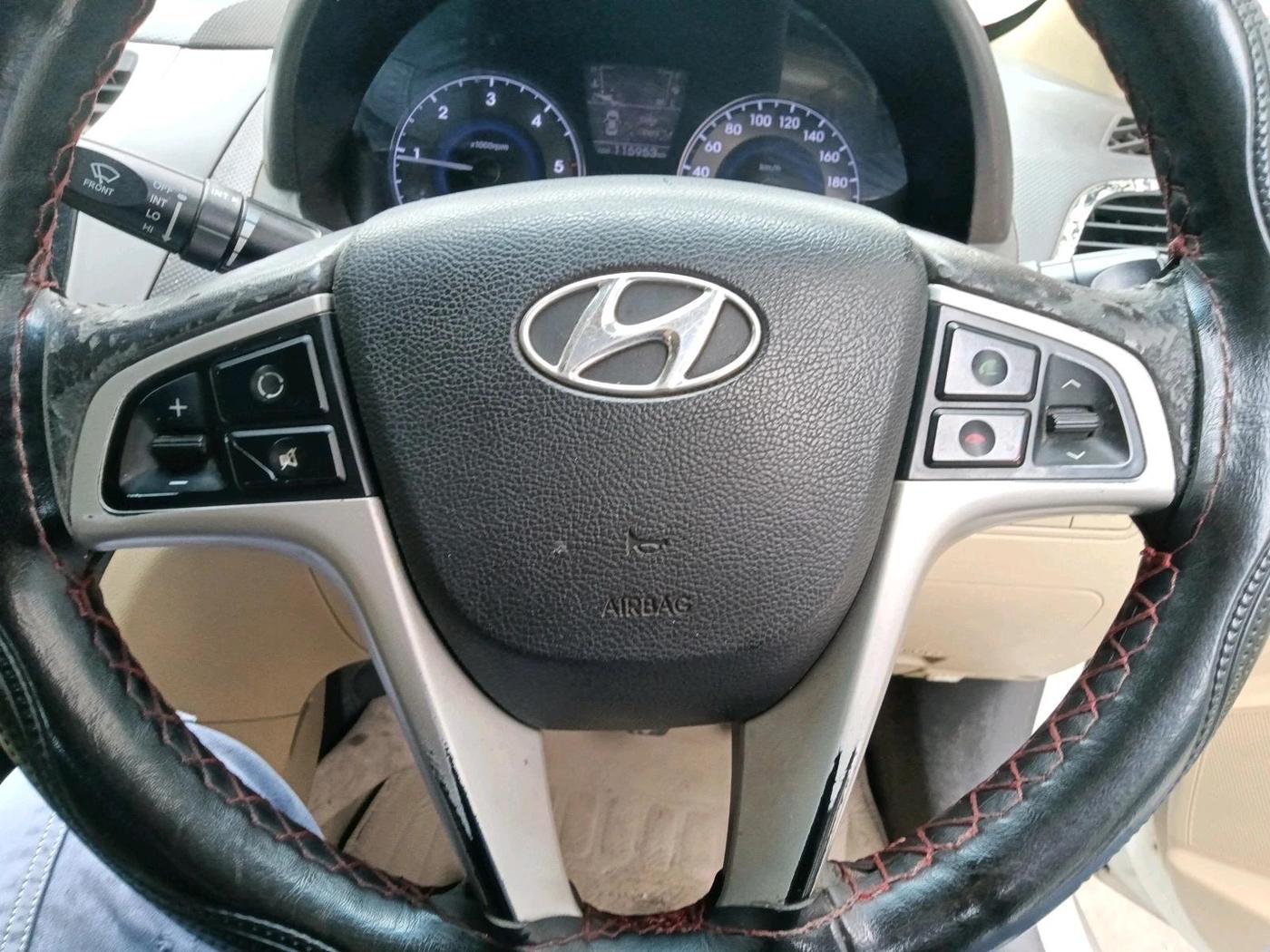 2012 Hyundai Verna FLUIDIC 1.6 CRDI SX OPT, Diesel, Manual, 1,15,953 km, interior