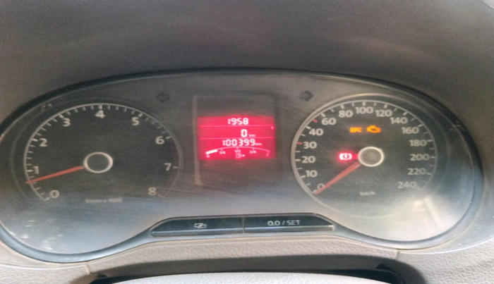 2012 Volkswagen Vento HIGHLINE 1.6 MPI, Petrol, Manual, 1,00,399 km, interior