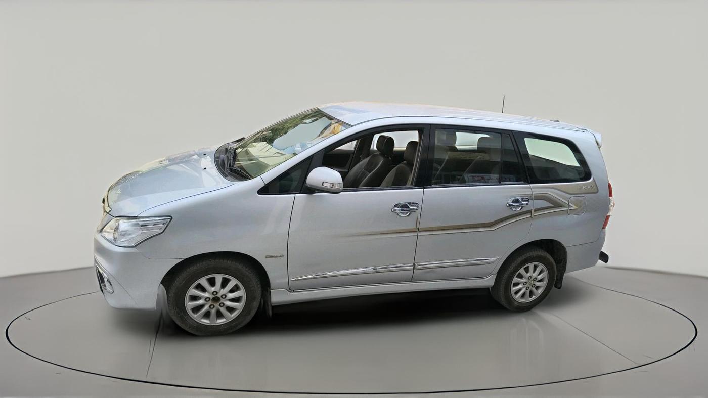2014 Toyota Innova 2.5 ZX 7 STR, Diesel, Manual, 81,000 km, exterior