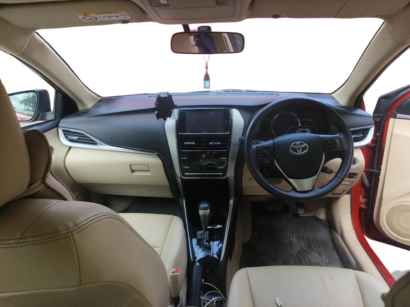 2018 Toyota YARIS VX CVT, Petrol, Automatic, 35,493 km, interior