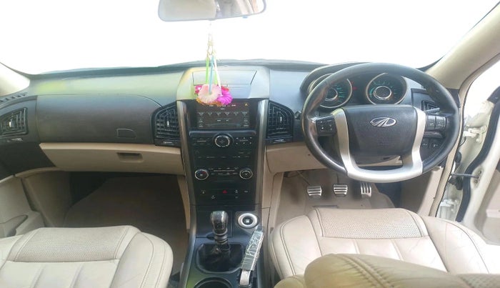 2015 Mahindra XUV500 W10, Diesel, Manual, 99,729 km, interior