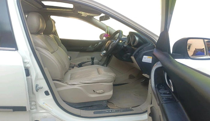 2015 Mahindra XUV500 W10, Diesel, Manual, 99,729 km, interior