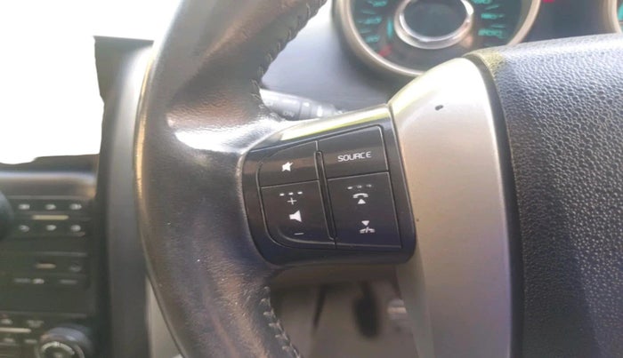 2015 Mahindra XUV500 W10, Diesel, Manual, 99,729 km, interior