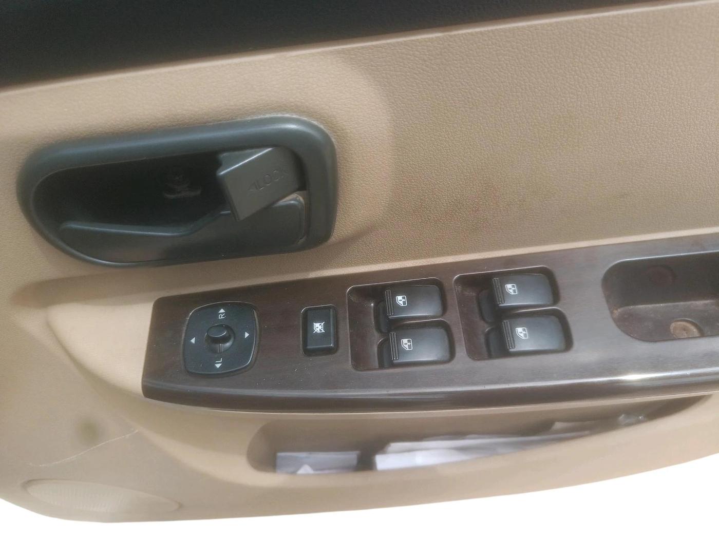 2013 Chevrolet Enjoy 1.3 LTZ 7 STR, Diesel, Manual, 1,72,417 km, interior