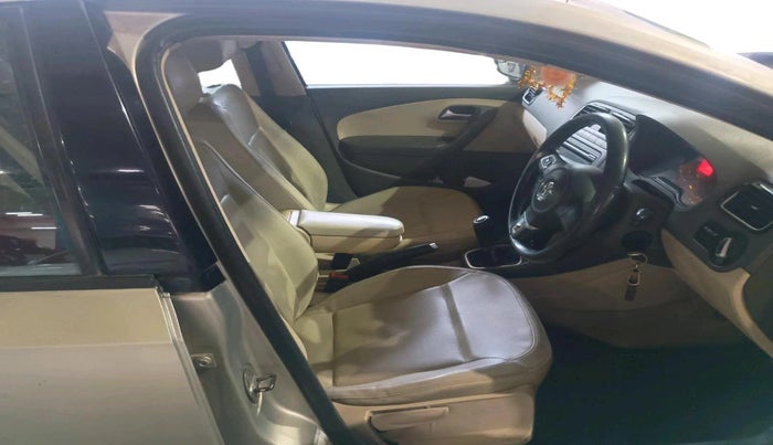 2012 Volkswagen Vento HIGHLINE DIESEL 1.6, Diesel, Manual, 2,39,654 km, interior