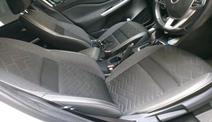 2022 Nissan MAGNITE XV PREMIUM TURBO CVT, Petrol, Automatic, 32,077 km, interior