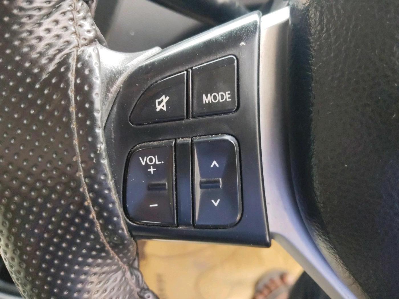 2012 Maruti Swift ZXI, Petrol, Manual, 2,18,553 km, interior
