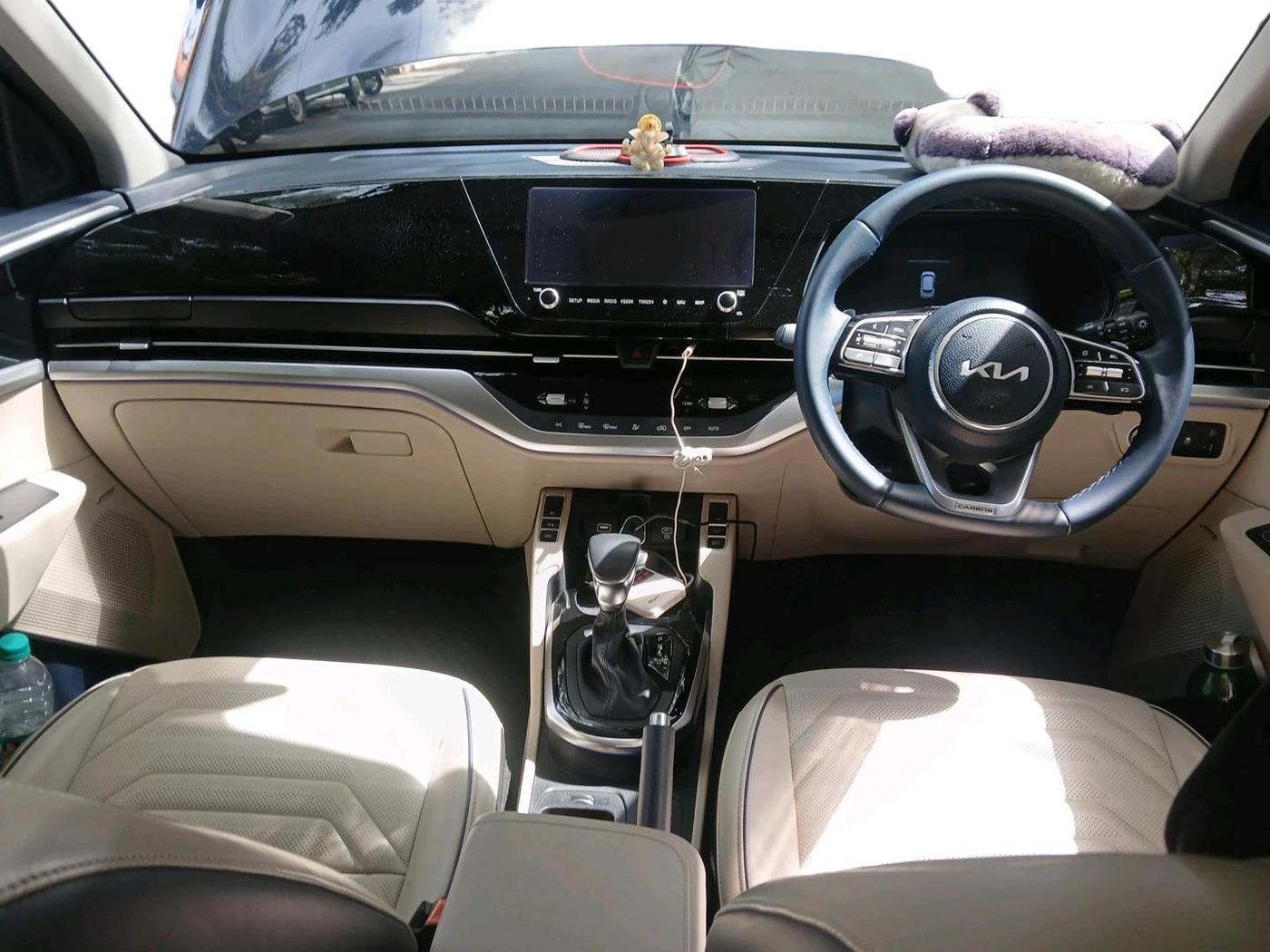2022 KIA CARENS LUXURY PLUS 1.5 DIESEL AT 6 STR, Diesel, Automatic, 23,052 km, interior