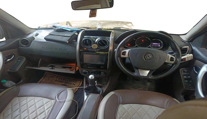 2017 Renault Duster 85 PS RXZ DIESEL, Diesel, Manual, 2,38,243 km, interior