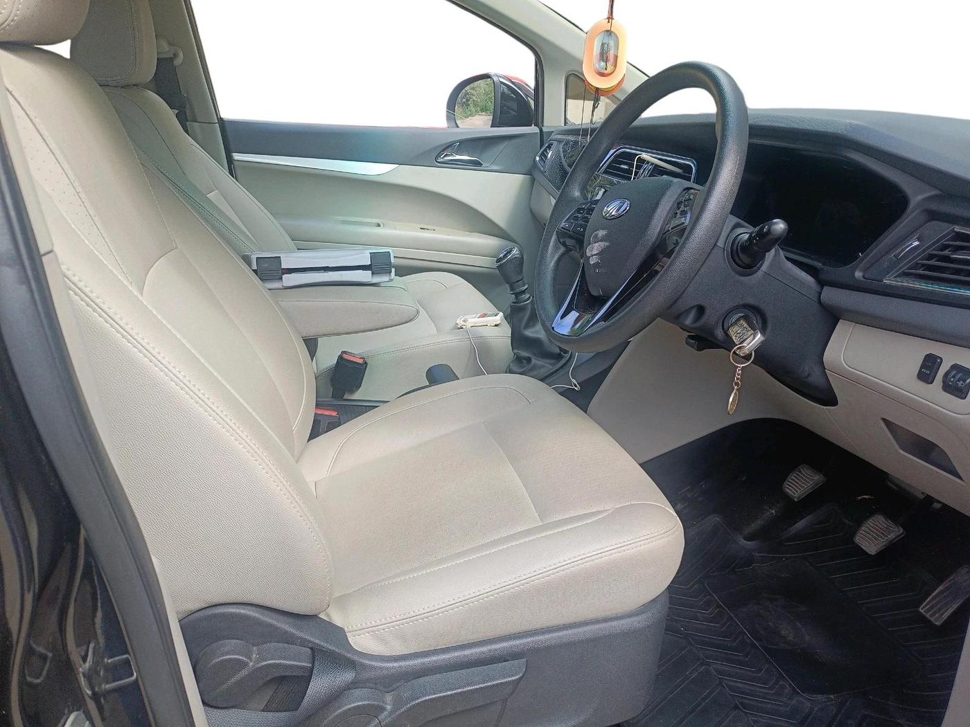2019 Mahindra MARAZZO M8 8 STR, Diesel, Manual, 29,914 km, interior