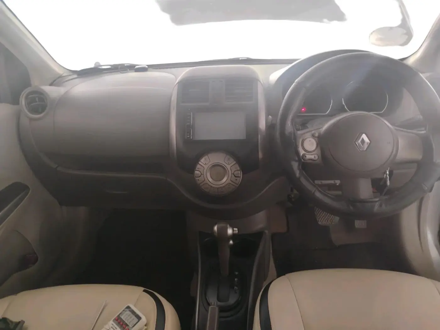2013 Renault Scala RXL PETROL AT, Petrol, Automatic, 1,09,578 km, interior
