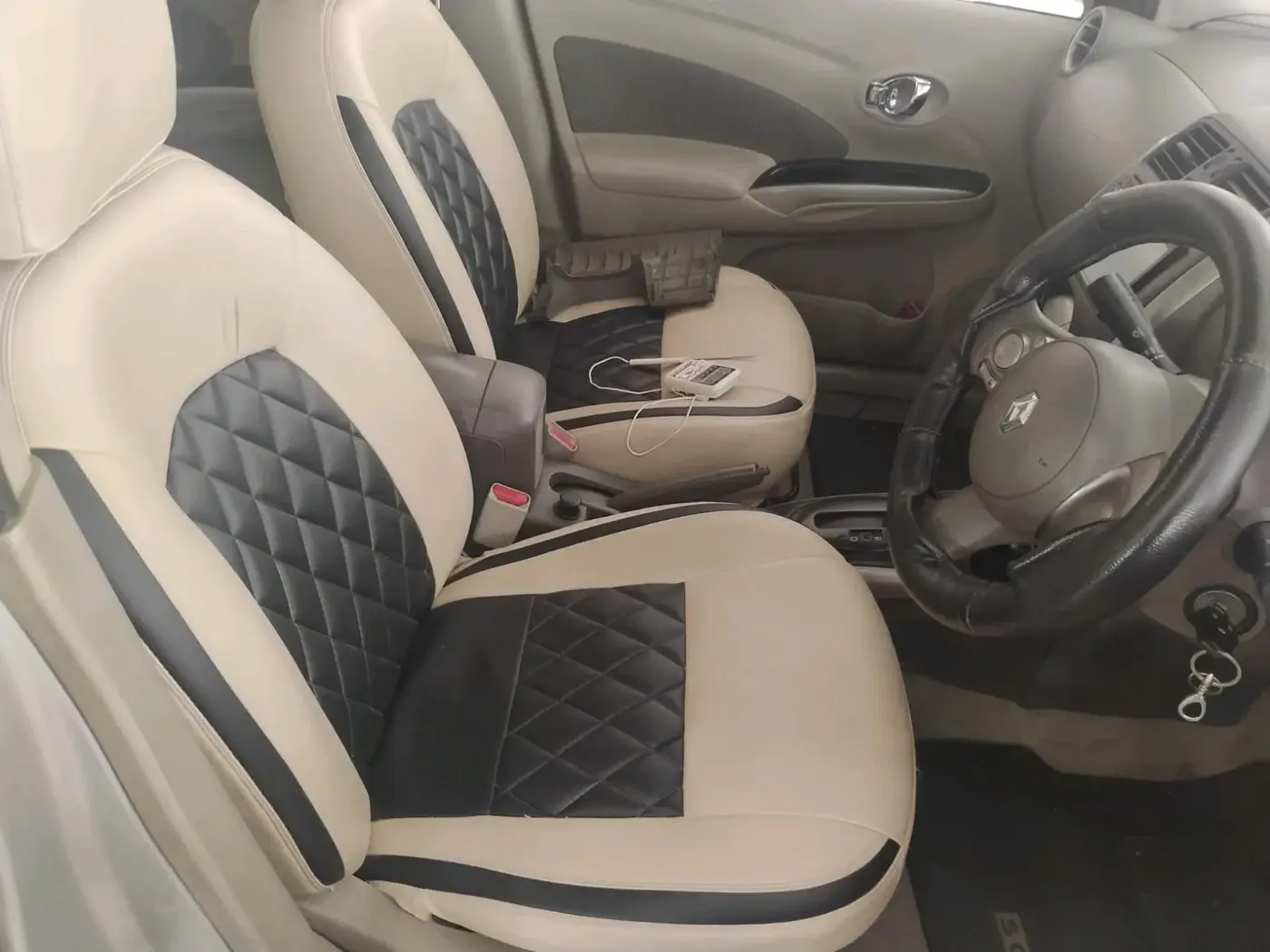 2013 Renault Scala RXL PETROL AT, Petrol, Automatic, 1,09,578 km, interior