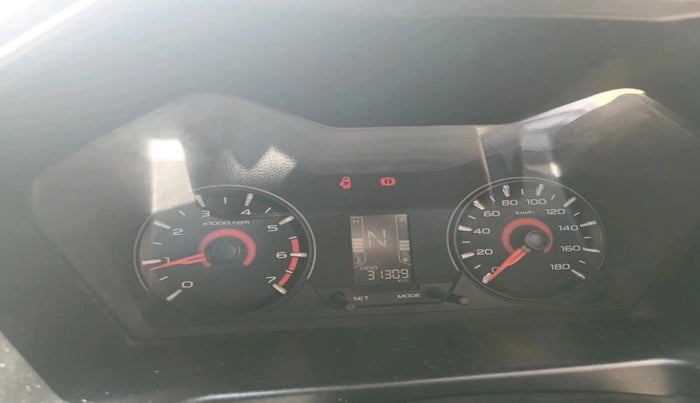2018 Mahindra KUV 100 NXT K8 P 6 STR, Petrol, Manual, 31,309 km, interior