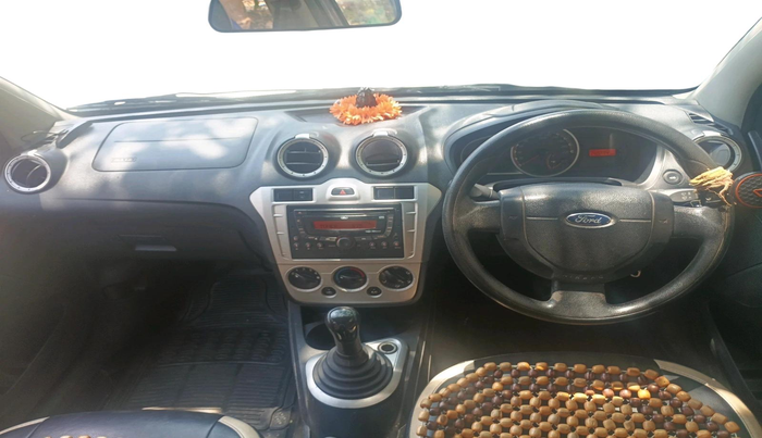 2011 Ford Figo TITANIUM 1.4 DIESEL, Diesel, Manual, 1,40,294 km, interior