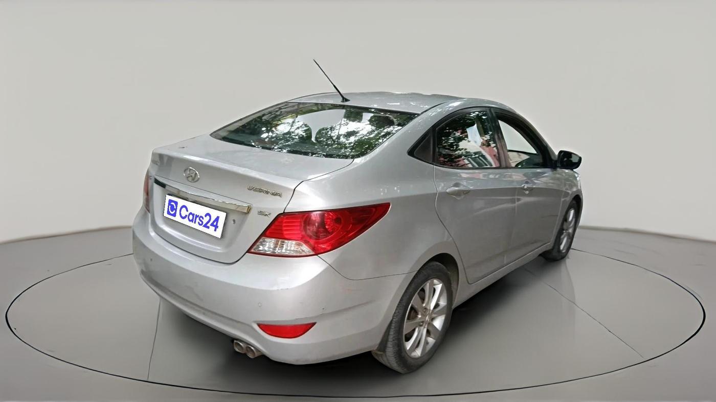 2013 Hyundai Verna FLUIDIC 1.6 VTVT SX, Petrol, Manual, 1,00,299 km, exterior