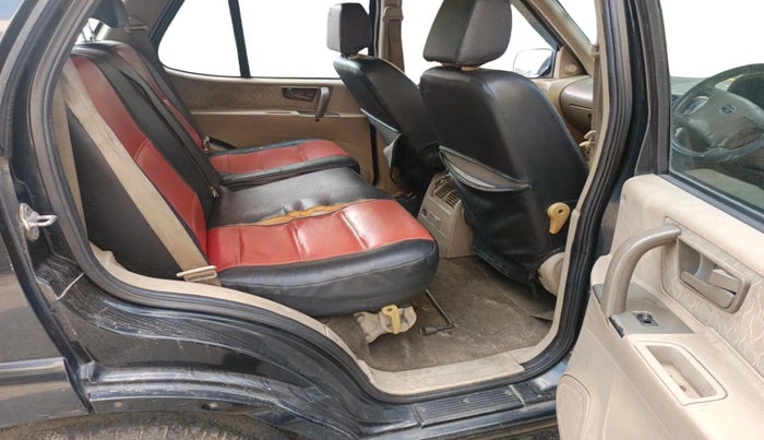 2009 Tata Safari 4X2 EX DICOR 2.2 VTT, Diesel, Manual, 1,36,920 km, interior