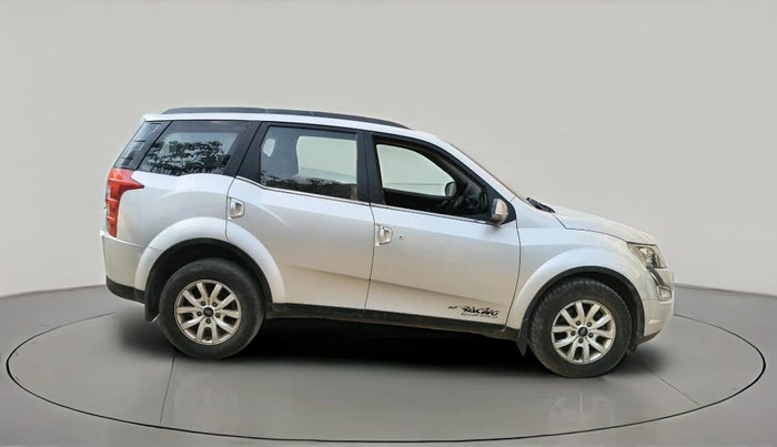 2016 Mahindra XUV500 W10, Diesel, Manual, 1,32,102 km, exterior