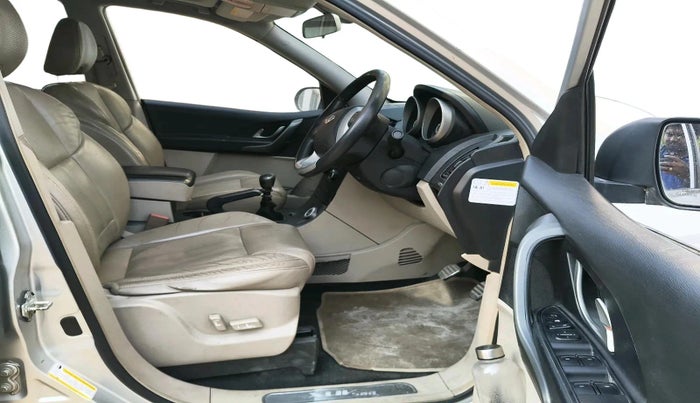 2016 Mahindra XUV500 W10, Diesel, Manual, 1,32,102 km, interior