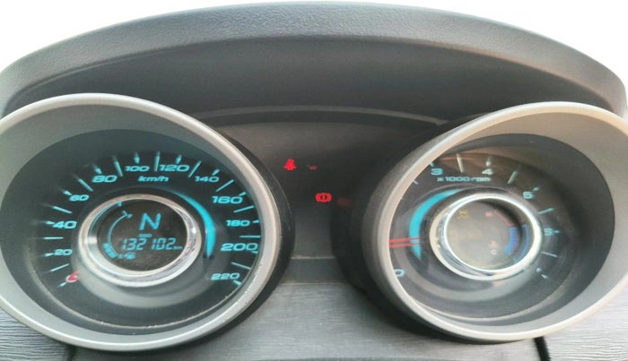 2016 Mahindra XUV500 W10, Diesel, Manual, 1,32,102 km, interior