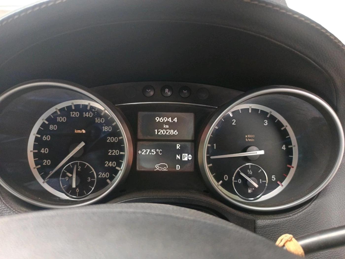 2011 Mercedes Benz Ml Class 350 CDI, Diesel, Automatic, 1,20,286 km, interior