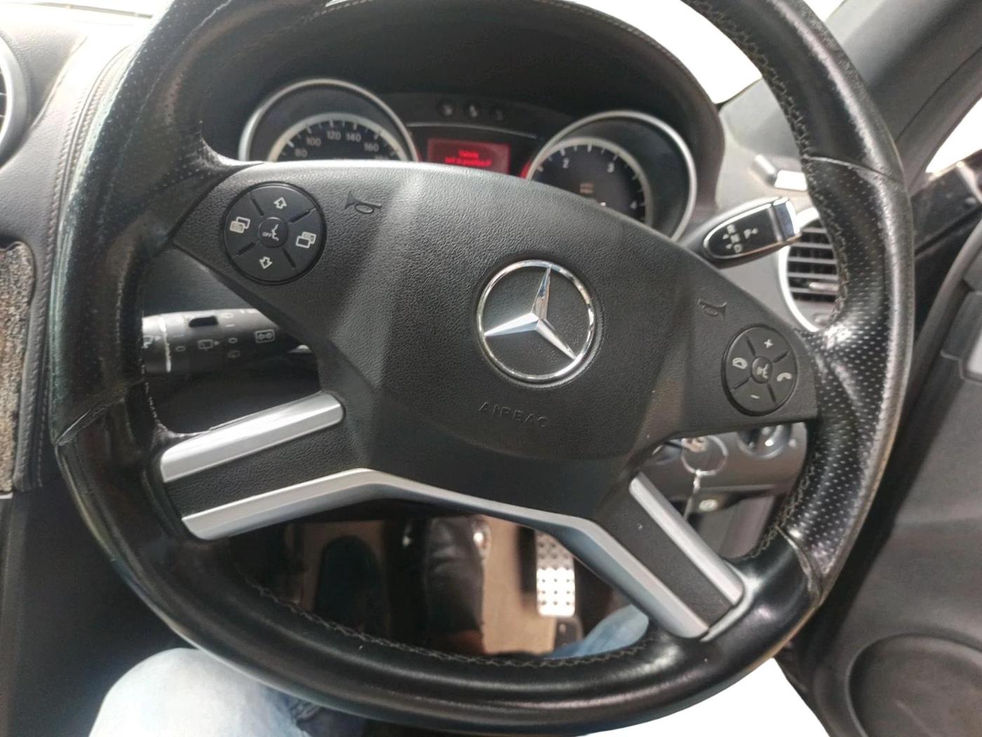 2011 Mercedes Benz Ml Class 350 CDI, Diesel, Automatic, 1,20,286 km, interior