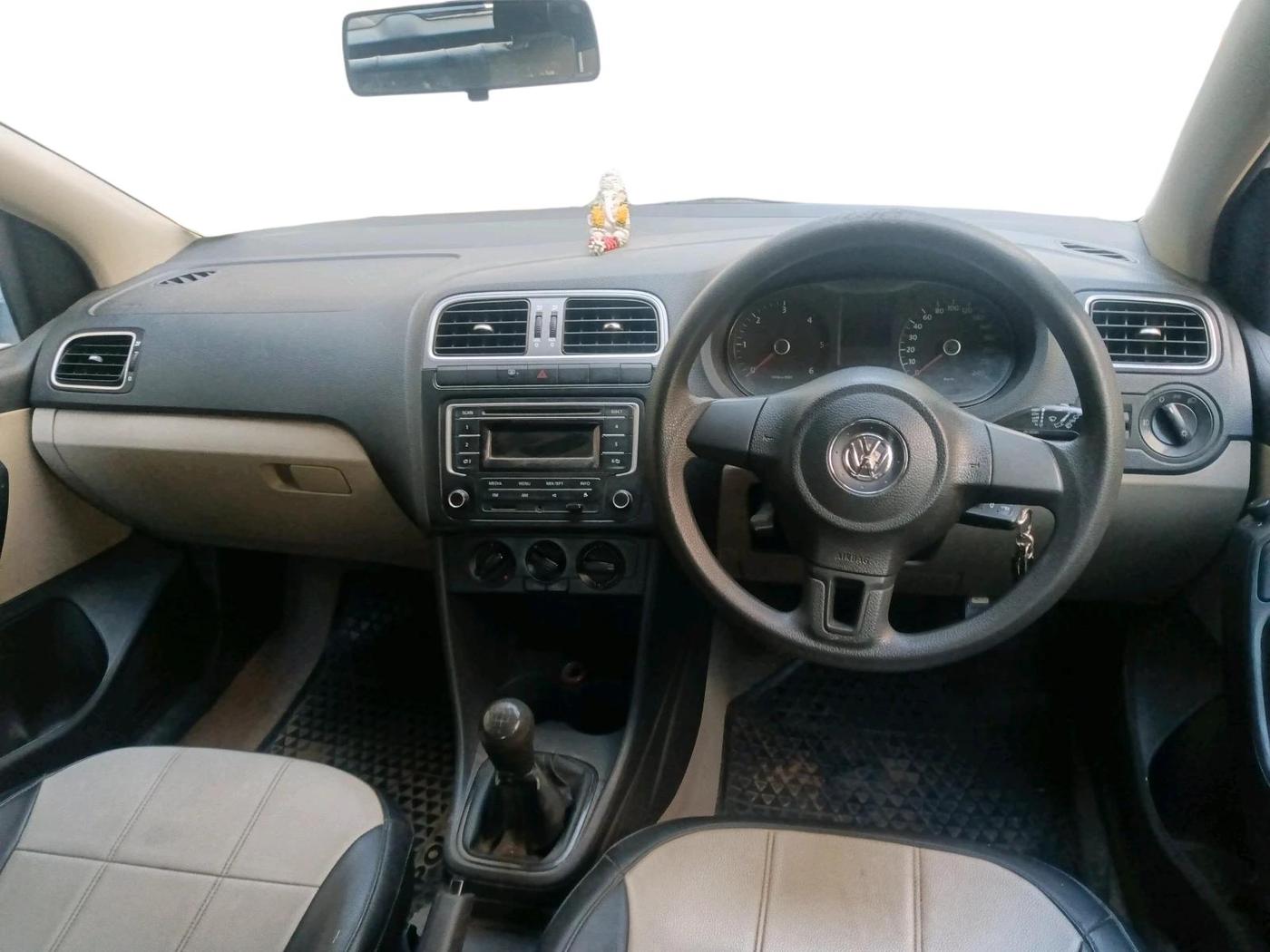2014 Volkswagen Polo COMFORTLINE 1.2L, Diesel, Manual, 99,411 km, interior