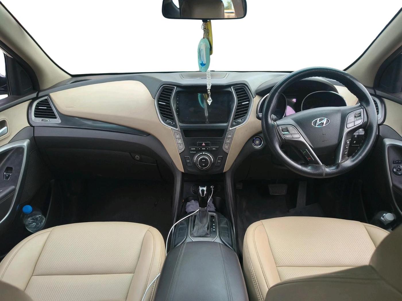 2015 Hyundai Santa Fe 4 WD AT, Diesel, Automatic, 93,857 km, interior