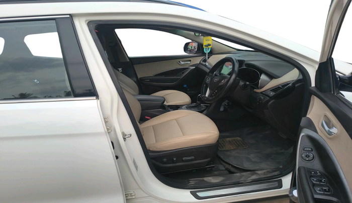 2015 Hyundai Santa Fe 4 WD AT, Diesel, Automatic, 93,857 km, interior