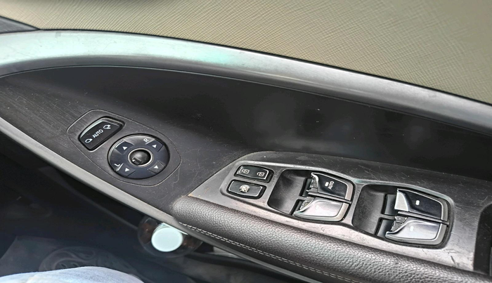 2015 Hyundai Santa Fe 4 WD AT, Diesel, Automatic, 93,857 km, interior