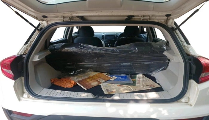 2022 Mahindra XUV300 W6 1.2 PETROL AMT, Petrol, Automatic, 27,241 km, exterior