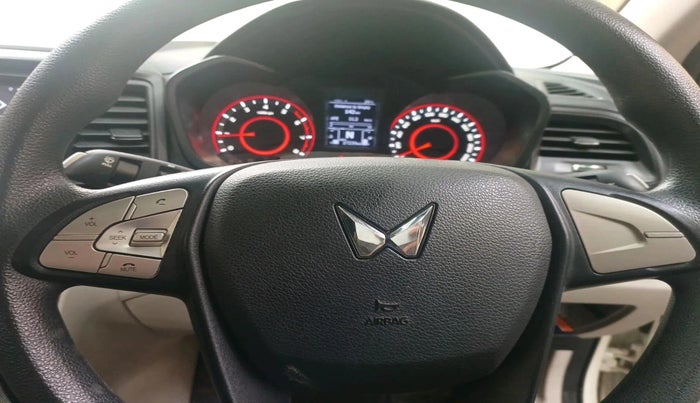 2022 Mahindra XUV300 W6 1.2 PETROL AMT, Petrol, Automatic, 27,241 km, interior