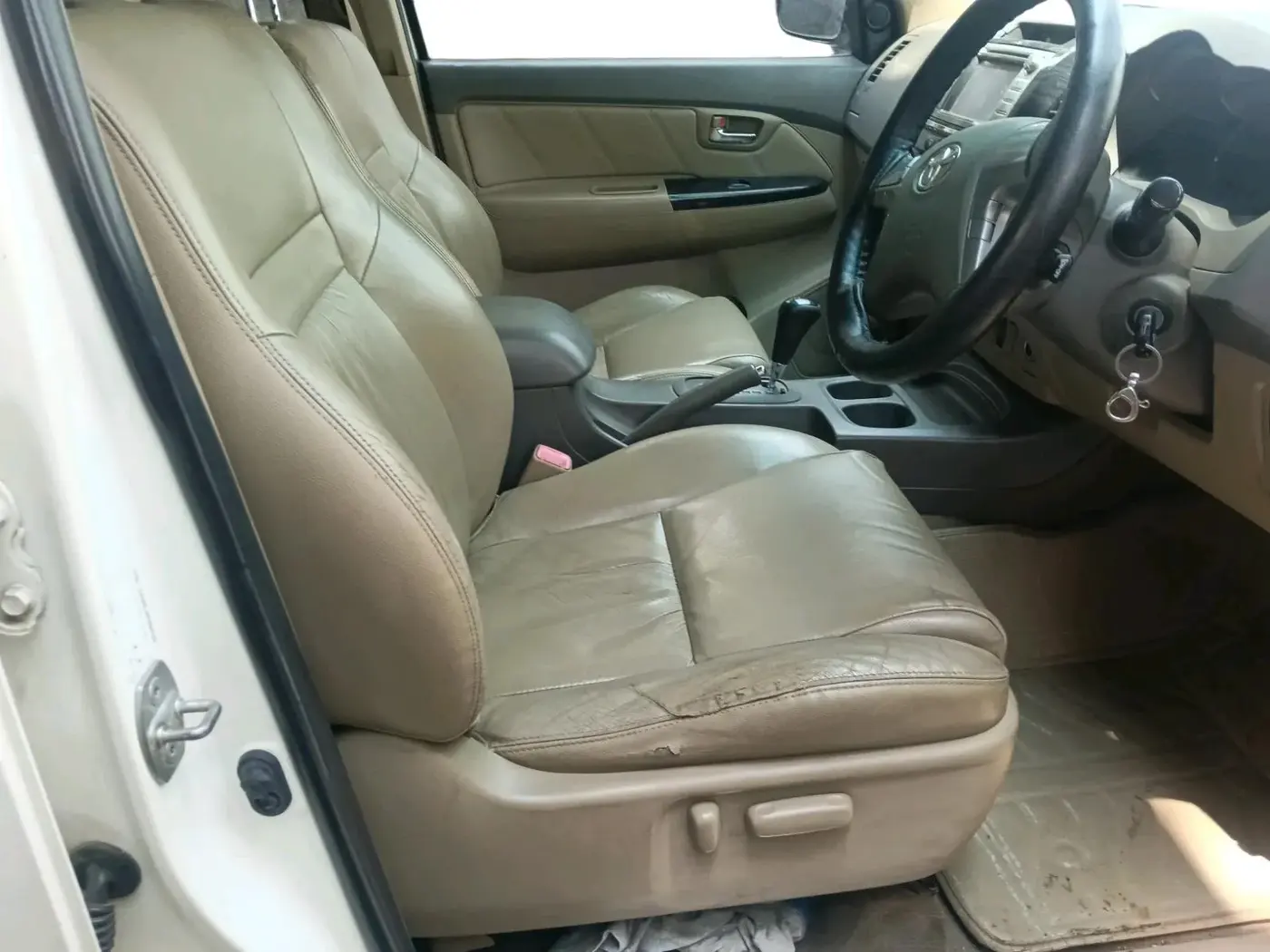 2012 Toyota Fortuner 3.0 SPORTIVO 4X2 AT, Diesel, Automatic, 2,03,636 km, interior