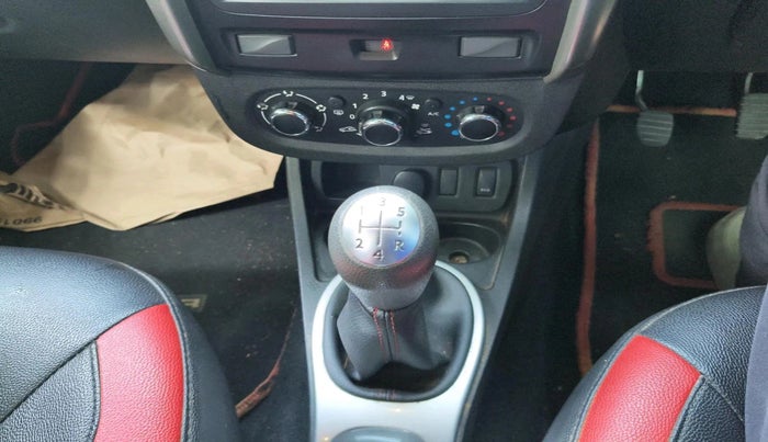 2017 Renault Duster 85 PS RXS MT DIESEL, Diesel, Manual, 1,08,388 km, interior