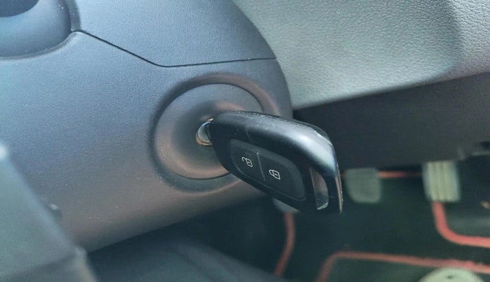 2017 Renault Duster 85 PS RXS MT DIESEL, Diesel, Manual, 1,08,388 km, interior