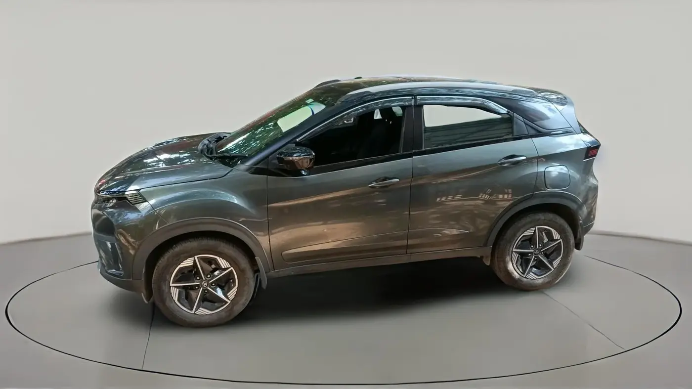 2023 Tata NEXON FEARLESS + SUNROOF DCA DUAL TONE 1.2 PETROL, Petrol, Automatic, 17,493 km, exterior