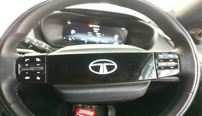 2023 Tata NEXON FEARLESS + SUNROOF DCA DUAL TONE 1.2 PETROL, Petrol, Automatic, 17,493 km, interior