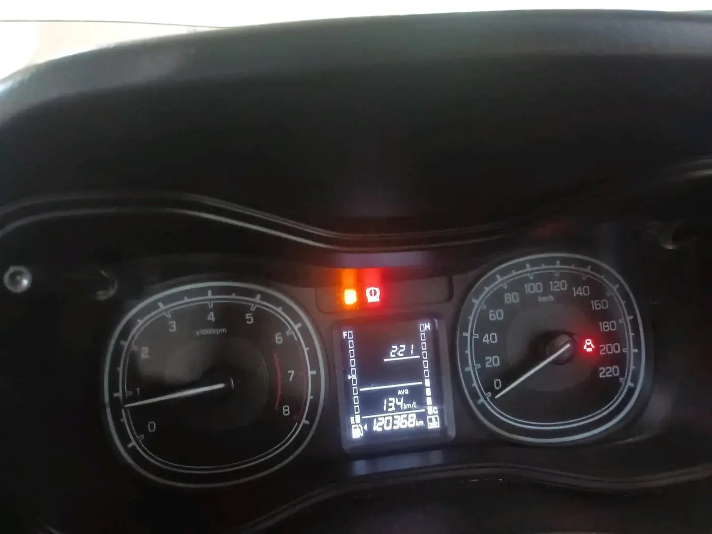 2021 Maruti Vitara Brezza LXI, Petrol, Manual, 1,20,368 km, interior