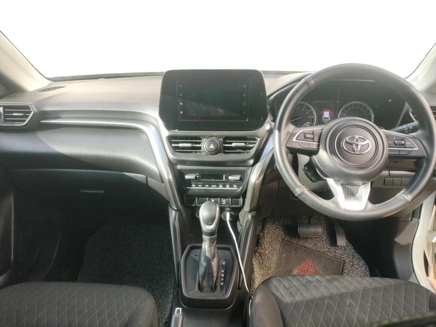 2022 Toyota URBAN CRUISER HYRYDER S NEO DRIVE, Petrol, Manual, 30,080 km, interior
