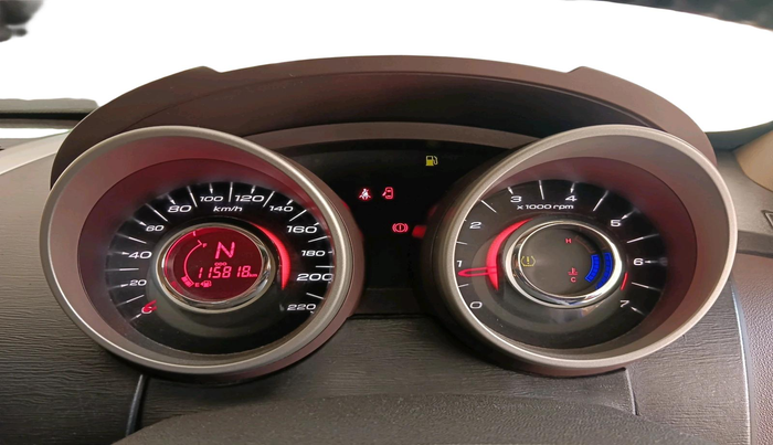2014 Mahindra XUV500 W8, Diesel, Manual, 1,15,818 km, interior