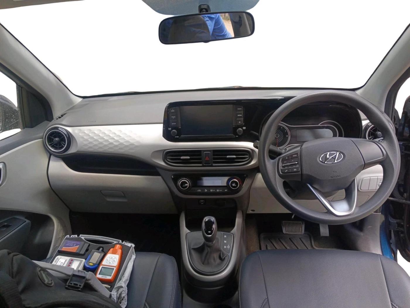 2022 Hyundai GRAND I10 NIOS SPORTZ AMT 1.2 KAPPA VTVT, Petrol, Automatic, 13,111 km, interior