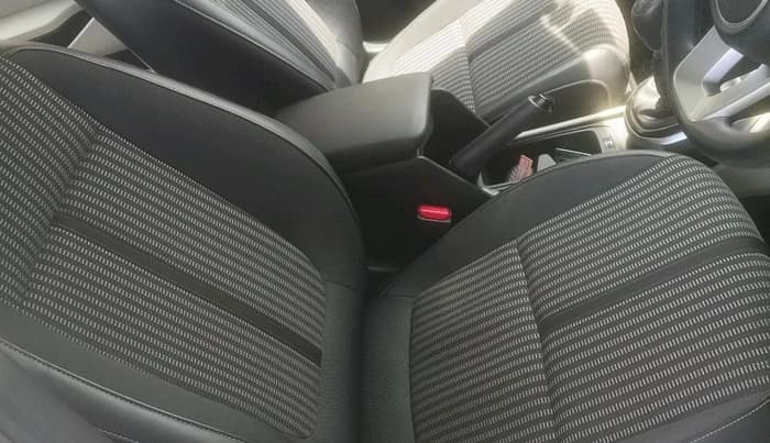 2022 KIA CARENS PRESTIGE PLUS 1.4 PETROL 7 STR, Petrol, Manual, 21,872 km, interior
