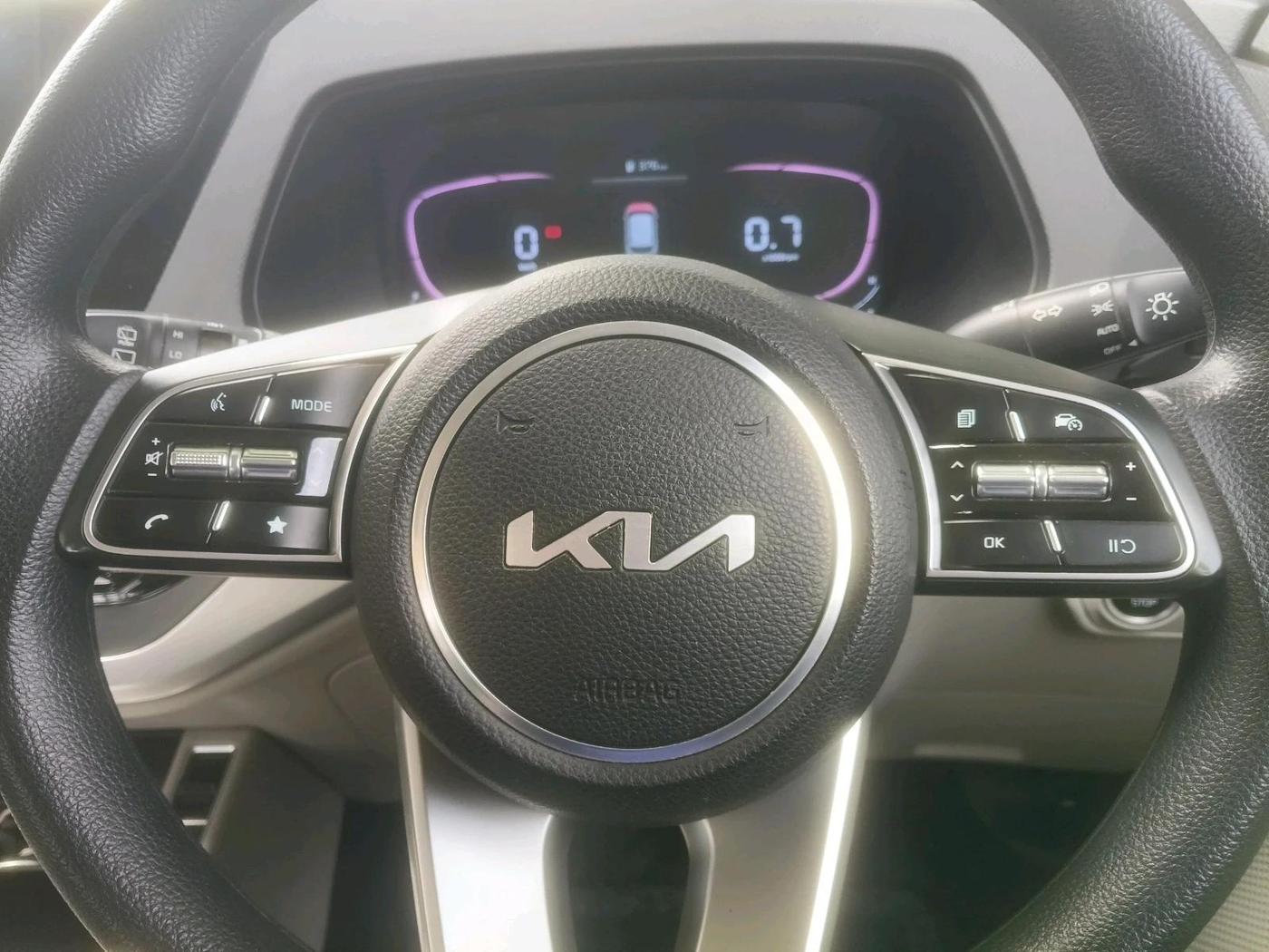 2022 KIA CARENS PRESTIGE PLUS 1.4 PETROL 7 STR, Petrol, Manual, 21,872 km, interior