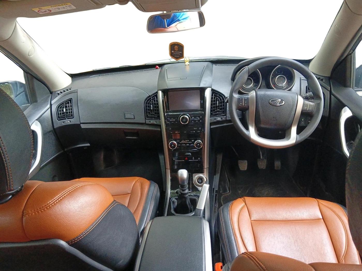 2019 Mahindra XUV500 W7, Diesel, Manual, 28,062 km, interior