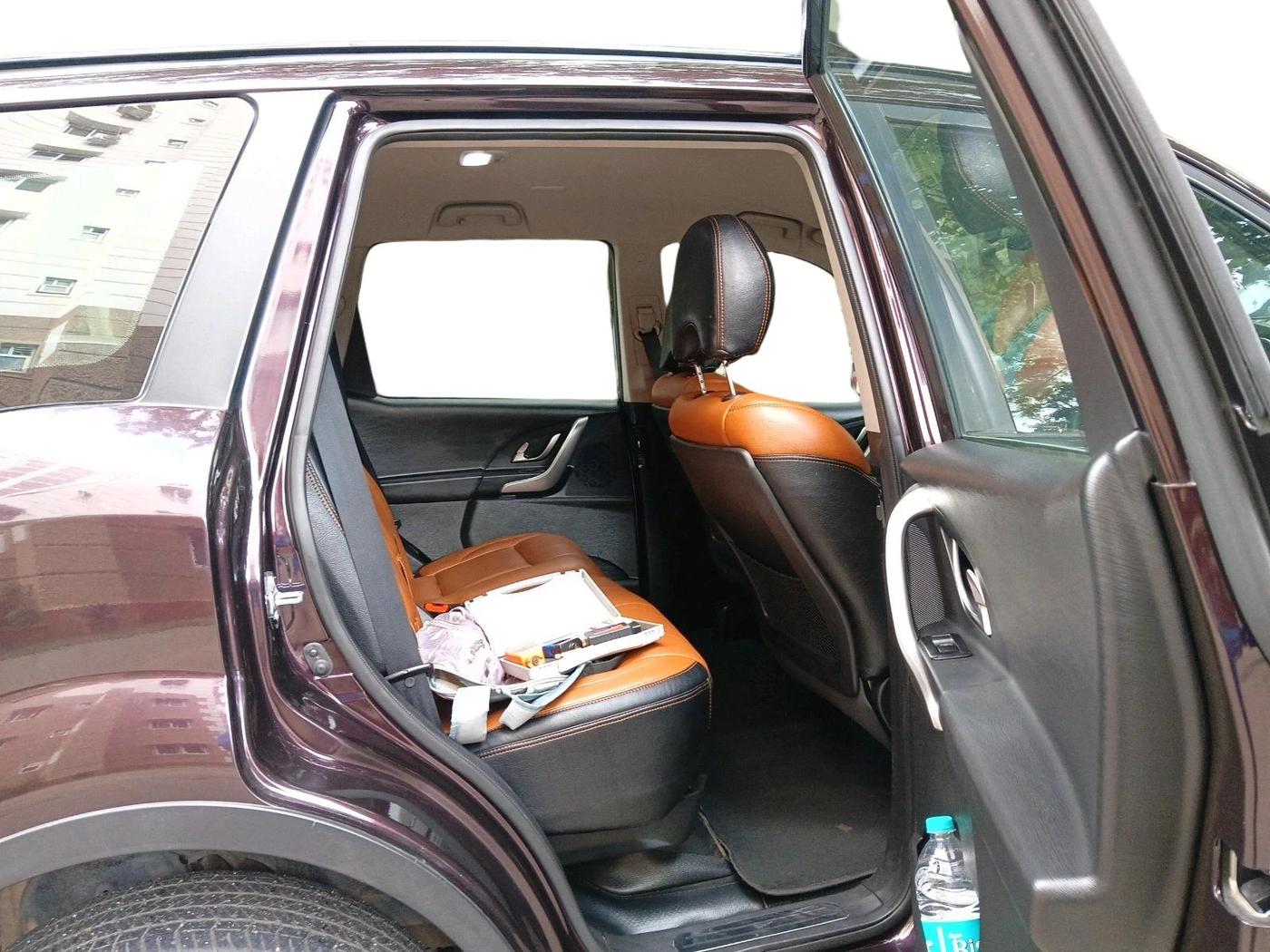 2019 Mahindra XUV500 W7, Diesel, Manual, 28,062 km, interior